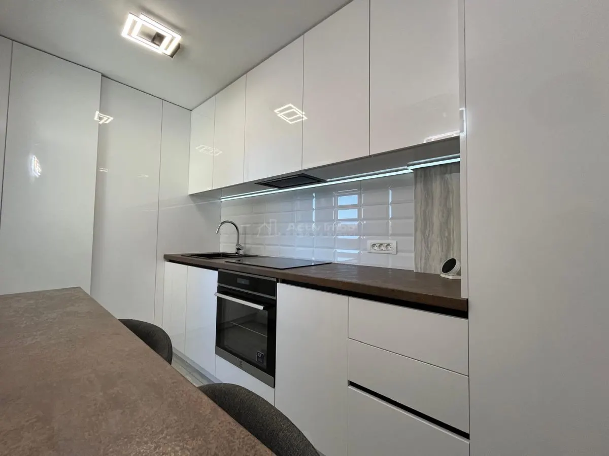 Lugoj, Apartament De Lux La Cheie, 1 Cam.,  43 Mp. et 3, Malul Timișului Langa Gelaterie - foto 5