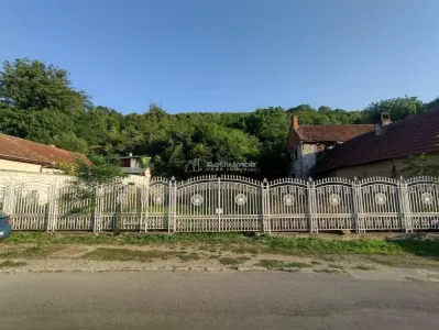 Oravita, Teren Intravilan, Drept, La Sosea, Pret Negociabil - foto 14