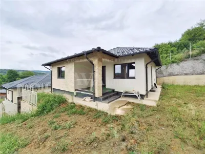 Casa parter, 3 camere – Margineni | 92 mp , teren 475 mp - Bacau
