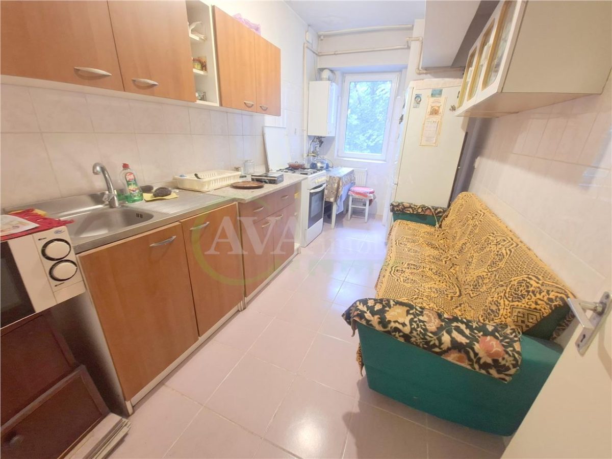 Apartament 2 decomandate, etaj 2, zona 9 Mai Ciupercute - Bacau