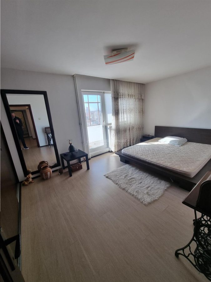 Apartament 3 cam renovat  et 3 din 4  zona F-uri - Alexandria