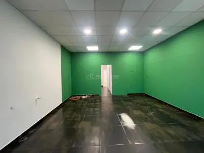 LUGOJ, DE INCHIRIAT – SPATIU COMERCIAL CENTRAL, 95 MP,  (LANGA POLITIE) - foto 2