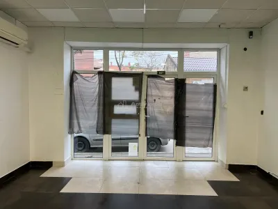 LUGOJ, DE INCHIRIAT – SPATIU COMERCIAL CENTRAL, 95 MP,  (LANGA POLITIE) - foto 14