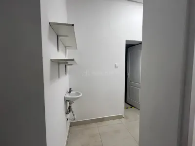 LUGOJ, DE INCHIRIAT – SPATIU COMERCIAL CENTRAL, 95 MP,  (LANGA POLITIE) - foto 26