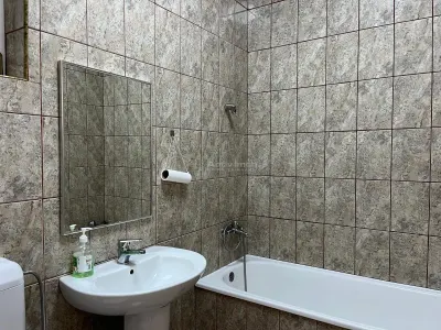 LUGOJ, DE INCHIRIAT – SPATIU COMERCIAL CENTRAL, 95 MP,  (LANGA POLITIE) - foto 32