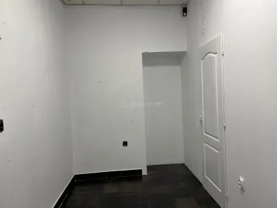 LUGOJ, DE INCHIRIAT – SPATIU COMERCIAL CENTRAL, 95 MP,  (LANGA POLITIE) - foto 33