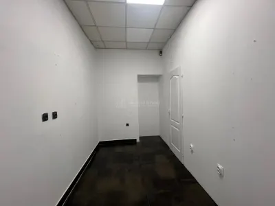 LUGOJ, DE INCHIRIAT – SPATIU COMERCIAL CENTRAL, 95 MP,  (LANGA POLITIE) - foto 34