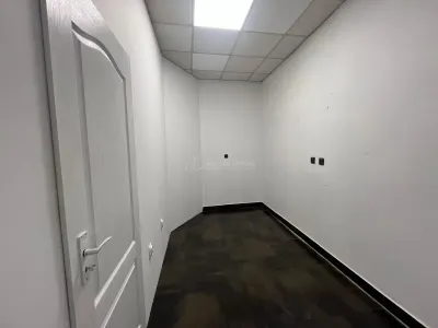 LUGOJ, DE INCHIRIAT – SPATIU COMERCIAL CENTRAL, 95 MP,  (LANGA POLITIE) - foto 36
