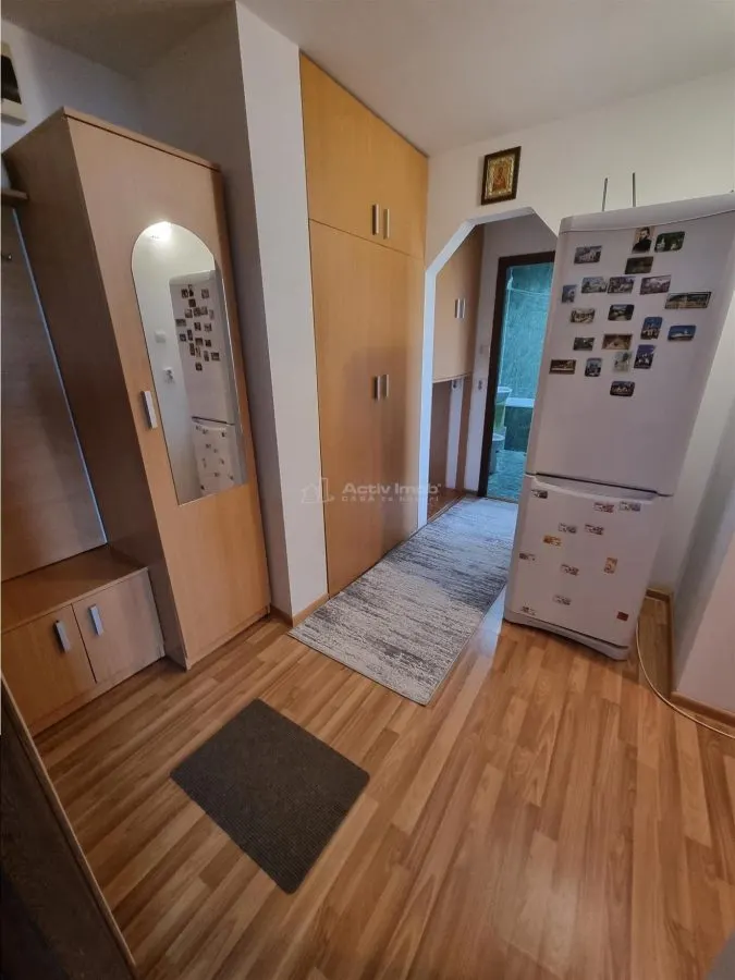 Apartament 2 cam decomandat renovat si mobilat zona 800 - foto 1