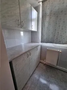 Apartament 2 cam decomandat renovat si mobilat zona 800 - foto 8