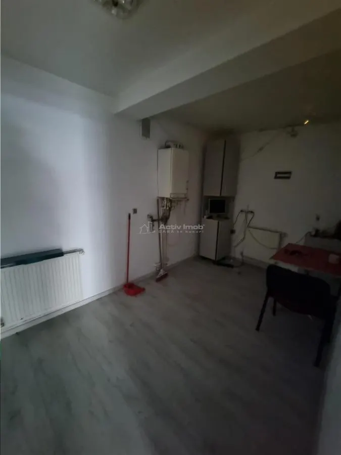 De inchiriat Spatiu comercial si teren strada Bucuresti langa C.E.C - foto 6