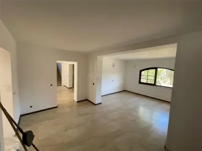Casa individuala - Petresti Corbeanca - 9 camere - 3 bai - 533mp - 280mp teren - foto 4