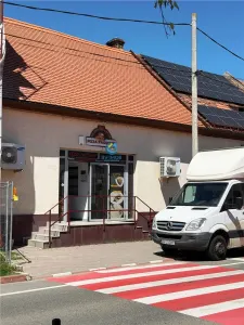 Vanzare spatiu comercial, Ghimbav, Central langa Primarie, vitrina - Ghimbav