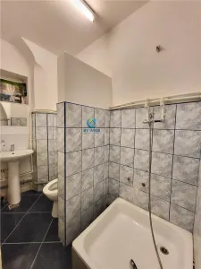 Vanzare spatiu comercial, Ghimbav, Central langa Primarie, vitrina - foto 12