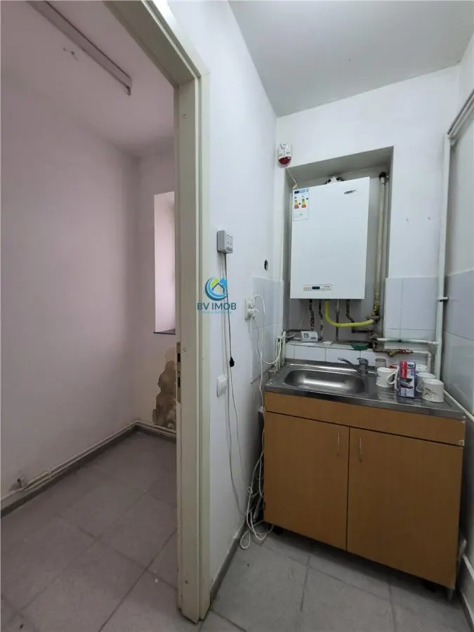 Vanzare spatiu comercial, Ghimbav, Central langa Primarie, vitrina - foto 13