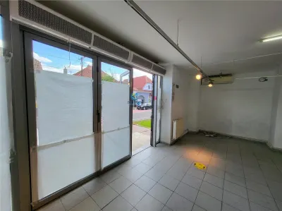 Vanzare spatiu comercial, Ghimbav, Central langa Primarie, vitrina - foto 16