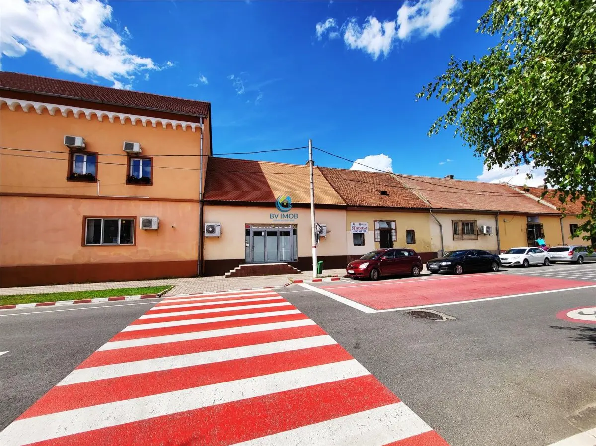 Vanzare spatiu comercial, Ghimbav, Central langa Primarie, vitrina - foto 22