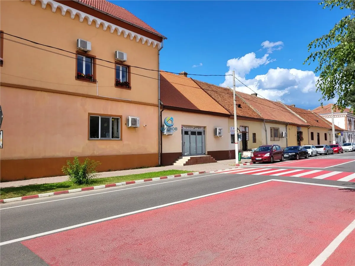 Vanzare spatiu comercial, Ghimbav, Central langa Primarie, vitrina - foto 25