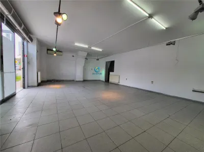 Vanzare spatiu comercial, Ghimbav, Central langa Primarie, vitrina - foto 5