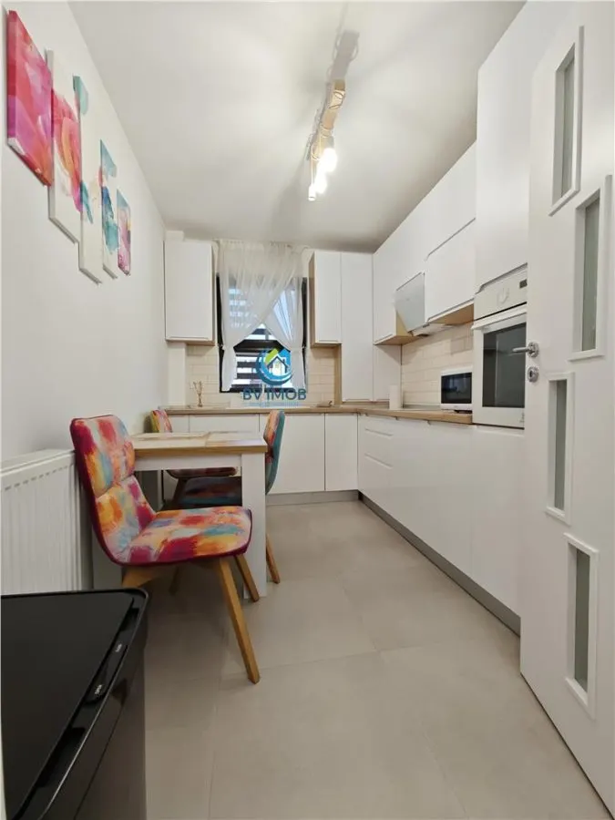 Inchiriere apartament 3 camere, Ghimbav, bloc nou, mob/utilat - foto 8