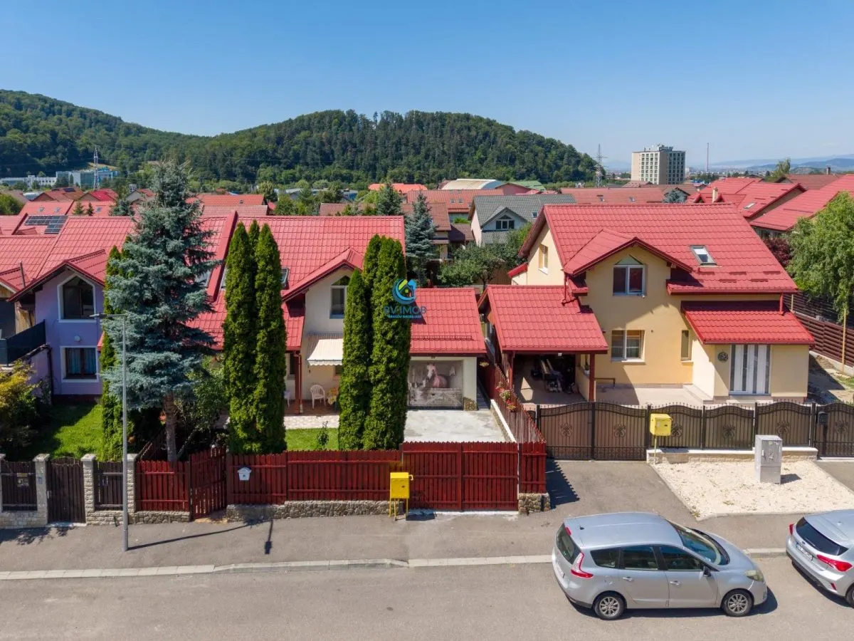 Vanzare casa imbratisata de natura in zona Bunloc, teren 445 mp - foto 1