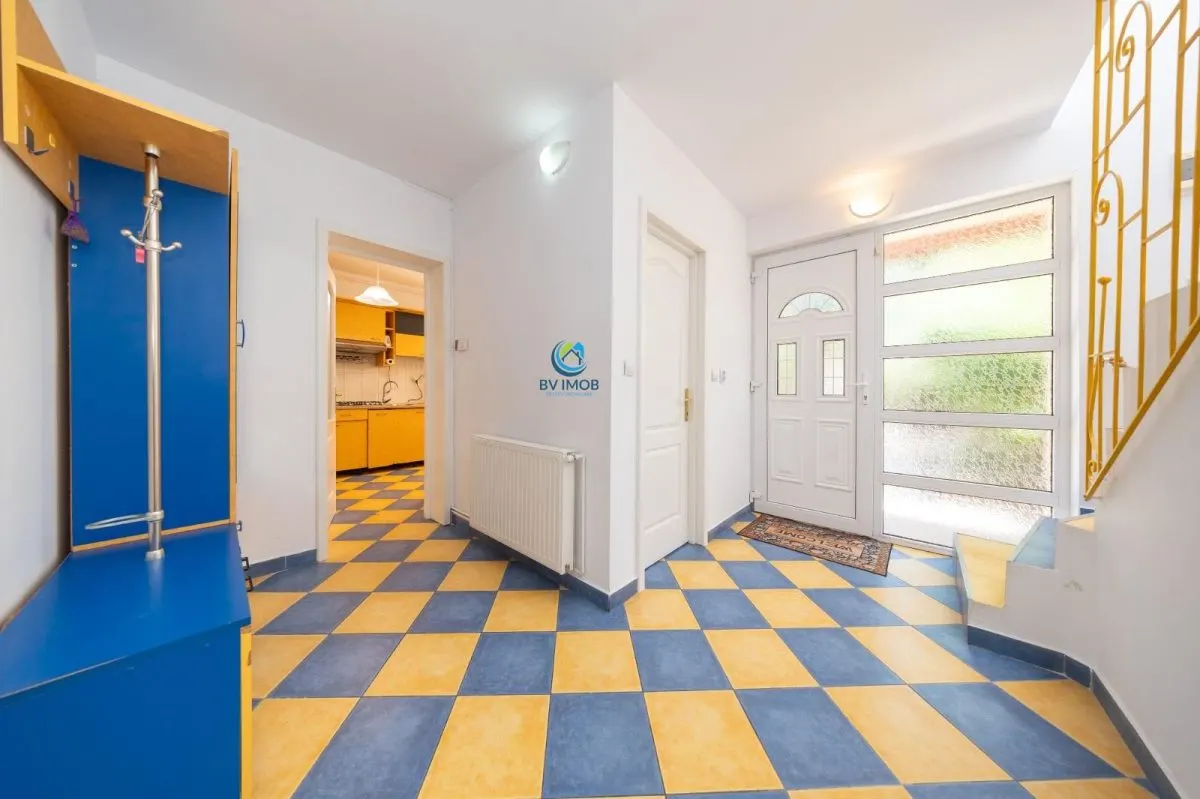 Vanzare casa imbratisata de natura in zona Bunloc, teren 445 mp - foto 15