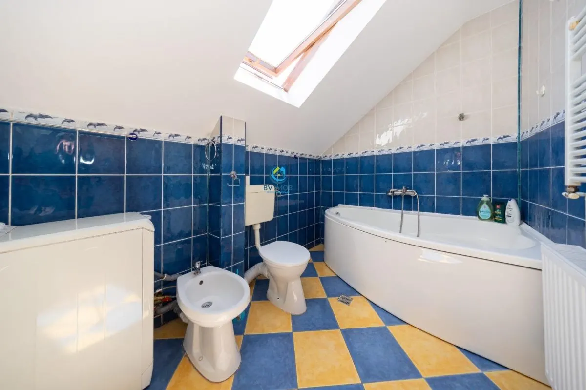 Vanzare casa imbratisata de natura in zona Bunloc, teren 445 mp - foto 17