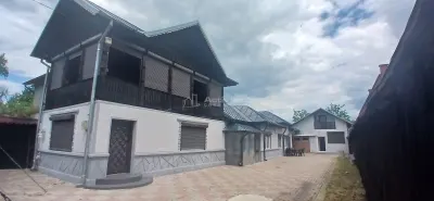 Casa 8 camere de vanzare Valea Voievozilor Targoviste 653mp teren - Targoviste