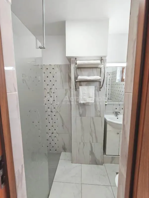 VANZARE - CLADIRE COMERCIALA    HOTEL - RAHOVA - MARGEANULUI - ANTIAERIANA -  INVESTITIE -- 17 CAMERE -  550000E  -   COMISION 0 ! - foto 10
