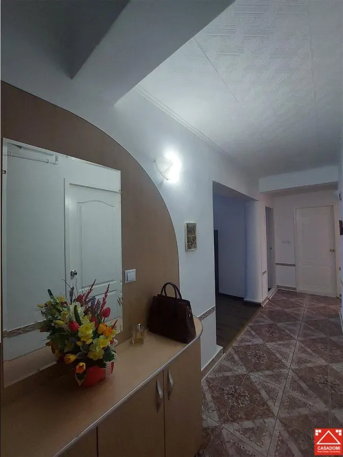 Apartament 3 camere, cu terasa, in Chisineu Cris - foto 6