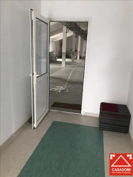 Hala renovata, cu acces rapid la autostrada - foto 14