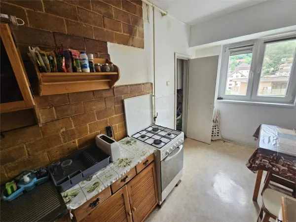 Apartament 3 camere Reșița - poza 17