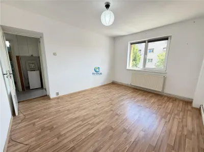 Vanzare apartament 2 camere decomandat, Grivitei, etajul 2, insorit - foto 6