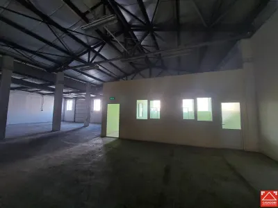 Hala industriala, cu acces din centura - foto 4