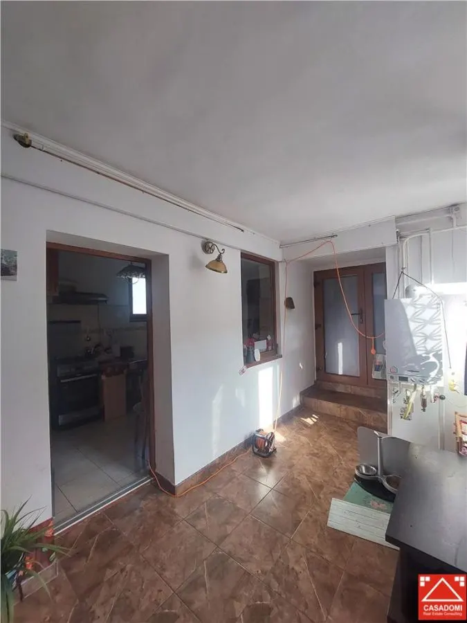 Casa pentru locuit sau afacere, zona Vlaicu - foto 11