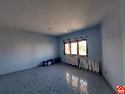 Imobil D+P+2E+M, zona Poetului, integral sau partial - foto 4