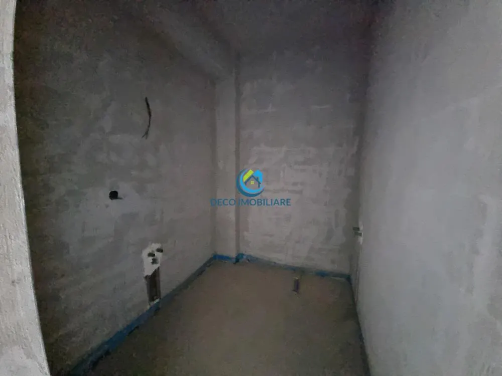 Apartament 3 camere finalizat, 69 mp cu balcon 4 mp, zona Vivo - foto 7