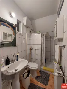 PRET REDUS! Casa din caramida, Gradiste, zona excelenta - foto 13