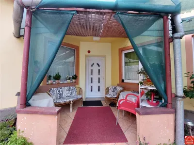 PRET REDUS! Casa din caramida, Gradiste, zona excelenta - foto 21