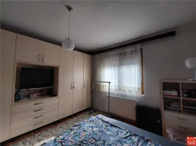 PRET REDUS! Casa din caramida, Gradiste, zona excelenta - foto 5