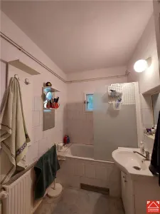 PRET REDUS! Casa din caramida, Gradiste, zona excelenta - foto 8