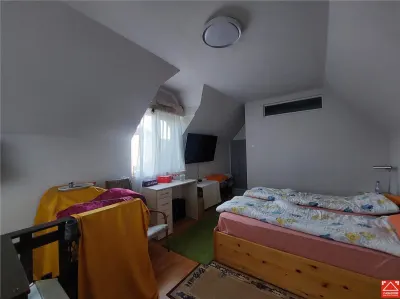 PRET REDUS! Casa din caramida, Gradiste, zona excelenta - foto 9