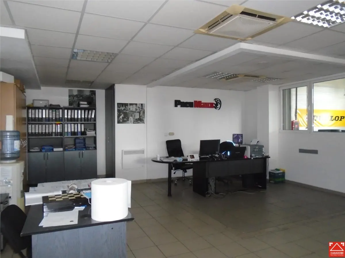Hala in apropiere de aeroport si autostrada - foto 3