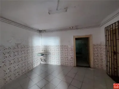 PRET REDUS! Casa cu spatiu comercial, zona Intim - foto 15