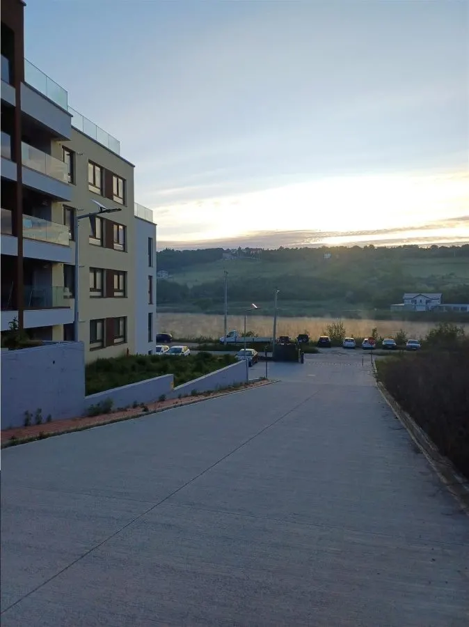 Apartament cu 2 cam ,langa lac.mutare imediata! - foto 2