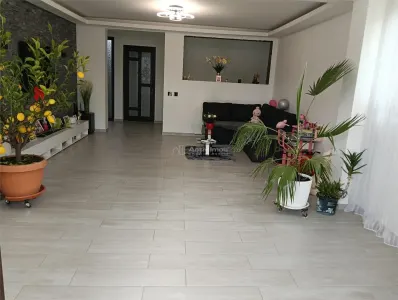 Casa de vanzare cu 6 Dormitoare-Teren 1.100 mp- Popesti-Giurgiu-Pozitie stradala-Partial mobilata - Popesti