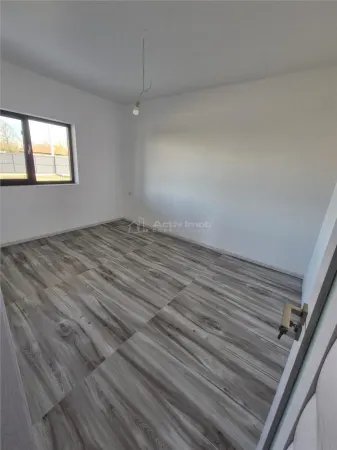 Casă 3 camere Movilita - poza 9