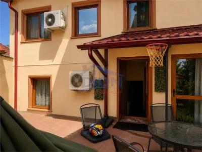 Ultracentral | 2 vile cu curte proprie | Proprietar unic | Aproape de Bd. Dacia - Bucuresti