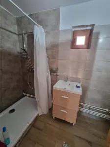 Casa-vila si teren in Nanov - foto 23