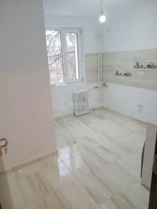 2 camere - decomandat - Bld. 1 Decembrie - Ozana - foto 3